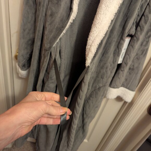 ⭐ Cozy and warm Robe - Picture 6 of 6